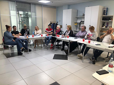 �������