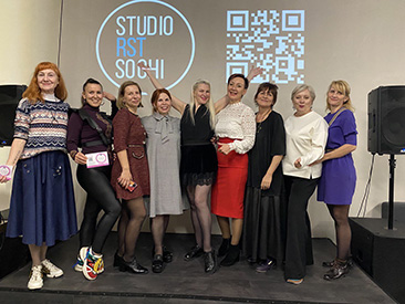 �������